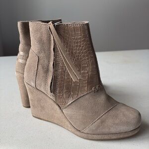 TOMS Women's Desert Wedge‎ Ankle Bootie  Size 5